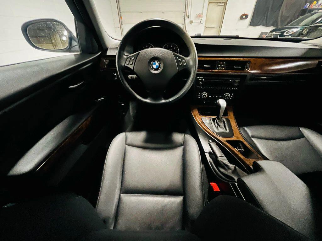 used 2009 BMW 328 car, priced at $9,500