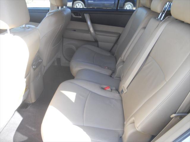 used 2011 Toyota Highlander car, priced at $9,900