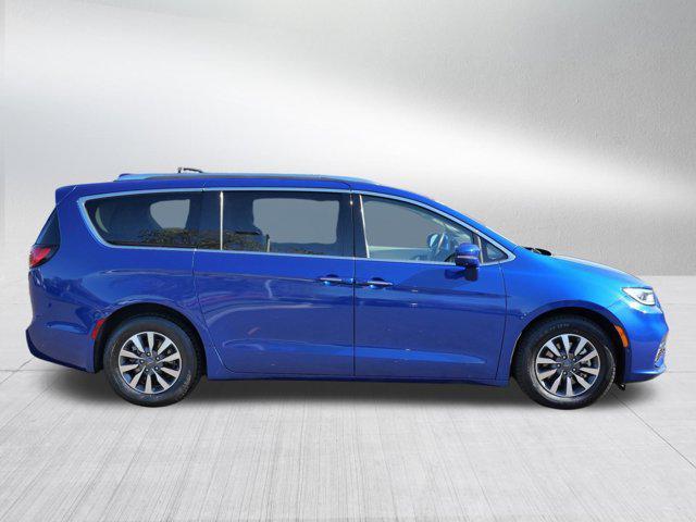 used 2021 Chrysler Pacifica Hybrid car, priced at $20,975