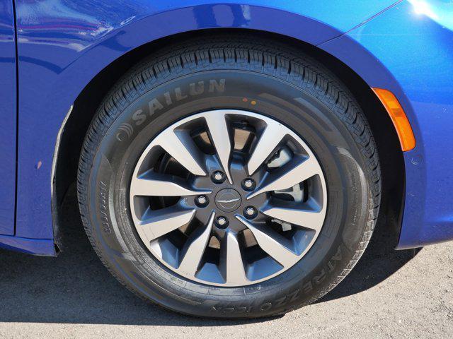 used 2021 Chrysler Pacifica Hybrid car, priced at $20,975