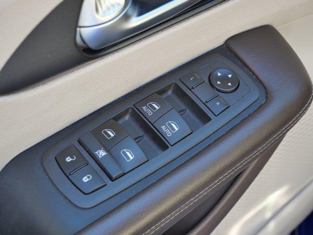 used 2021 Chrysler Pacifica Hybrid car, priced at $20,975