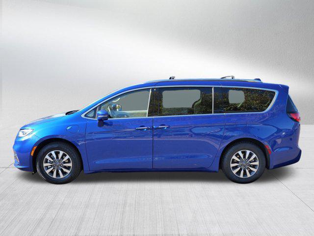 used 2021 Chrysler Pacifica Hybrid car, priced at $20,975