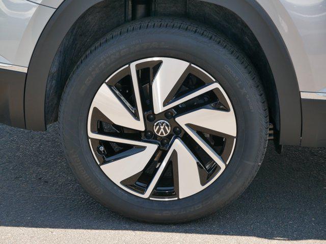 new 2025 Volkswagen Atlas car, priced at $48,445