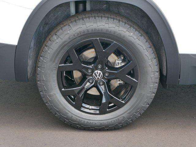 new 2025 Volkswagen Atlas car, priced at $42,955
