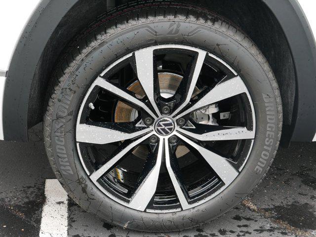 new 2025 Volkswagen Atlas car, priced at $52,210
