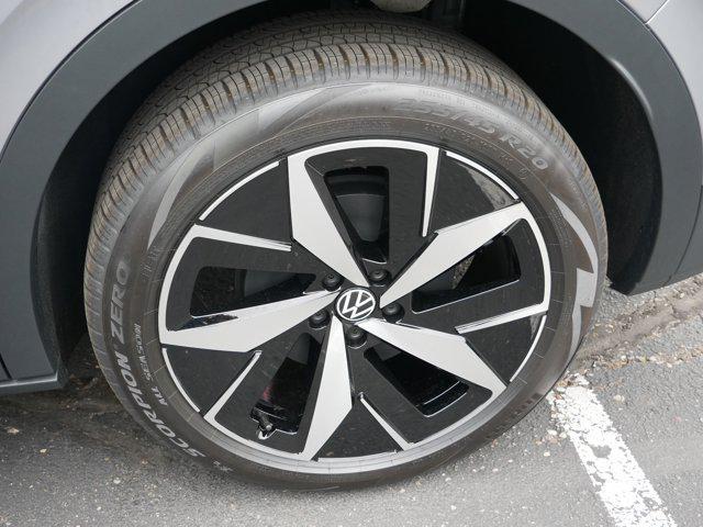 new 2025 Volkswagen ID.4 car, priced at $49,433