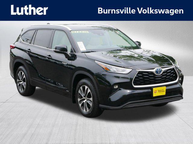 used 2020 Toyota Highlander Hybrid car, priced at $29,495