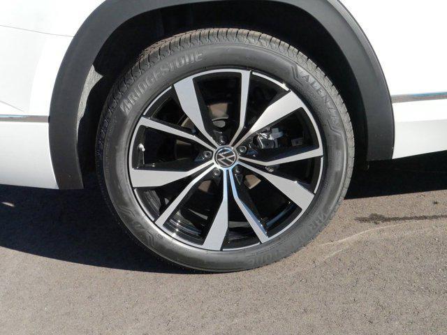 new 2026 Volkswagen Atlas car, priced at $57,685