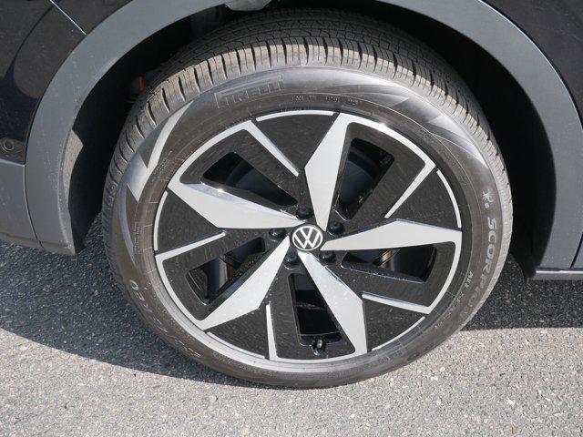 new 2025 Volkswagen ID.4 car, priced at $49,758