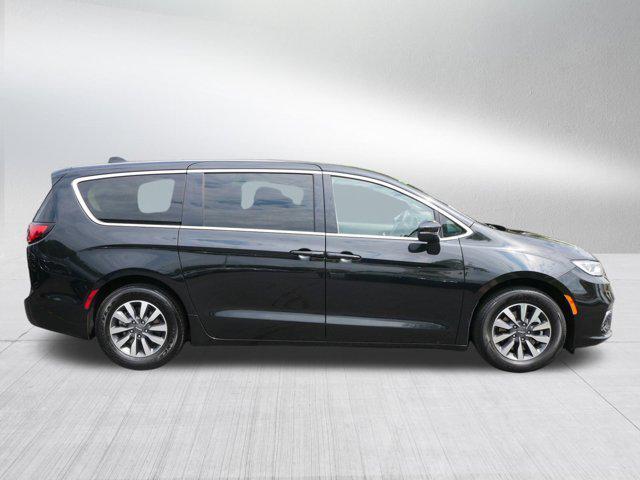 used 2023 Chrysler Pacifica Hybrid car, priced at $25,495