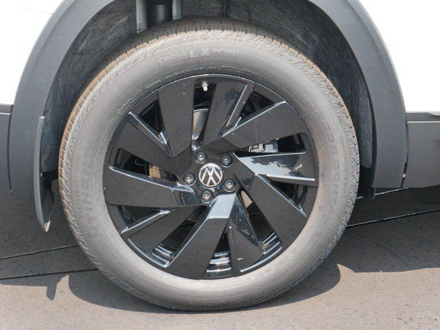 new 2025 Volkswagen Atlas car, priced at $44,913