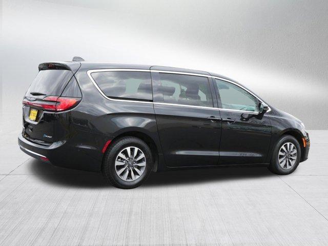 used 2022 Chrysler Pacifica Hybrid car, priced at $25,475