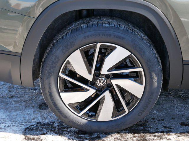 new 2025 Volkswagen Atlas car, priced at $44,415