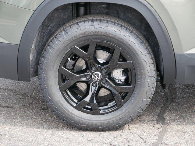 new 2025 Volkswagen Atlas car, priced at $45,771