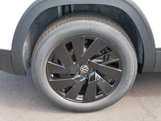 new 2026 Volkswagen Atlas Cross Sport car, priced at $47,453