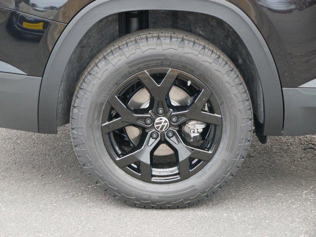 new 2025 Volkswagen Atlas car, priced at $45,975