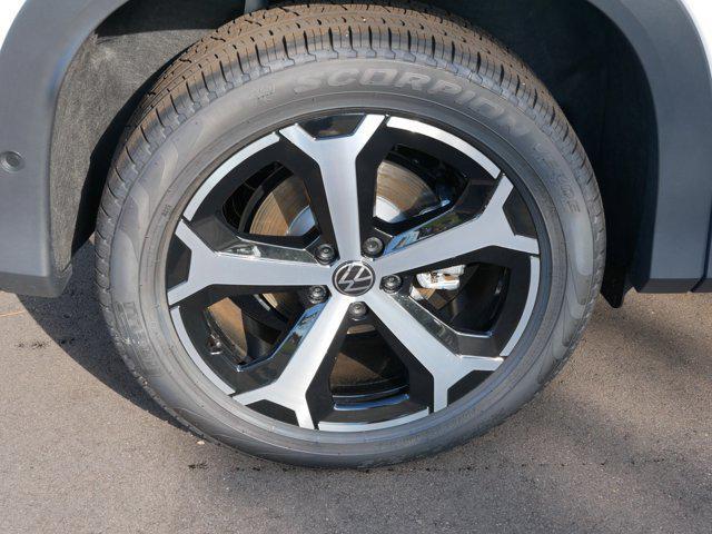 new 2025 Volkswagen Tiguan car, priced at $35,075