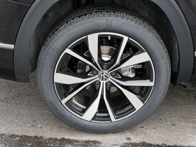 new 2025 Volkswagen Atlas car, priced at $52,755