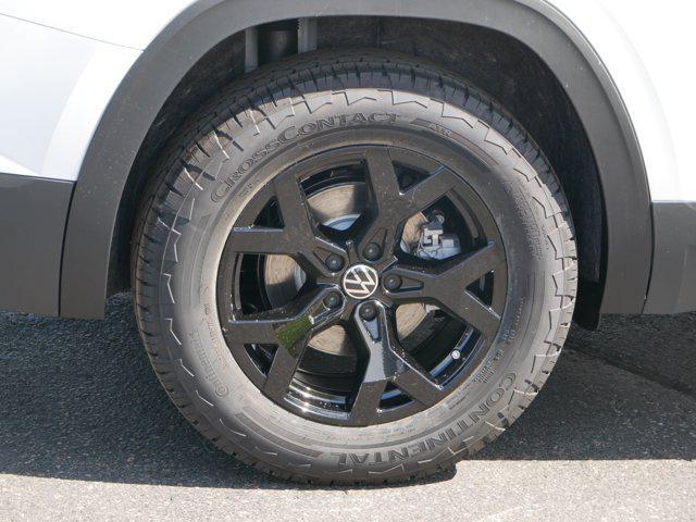 new 2025 Volkswagen Atlas car, priced at $47,304