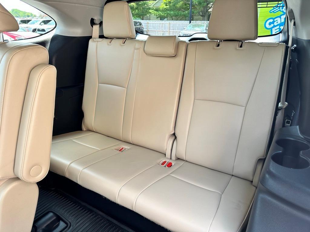 used 2022 Toyota Highlander Hybrid car, priced at $37,984