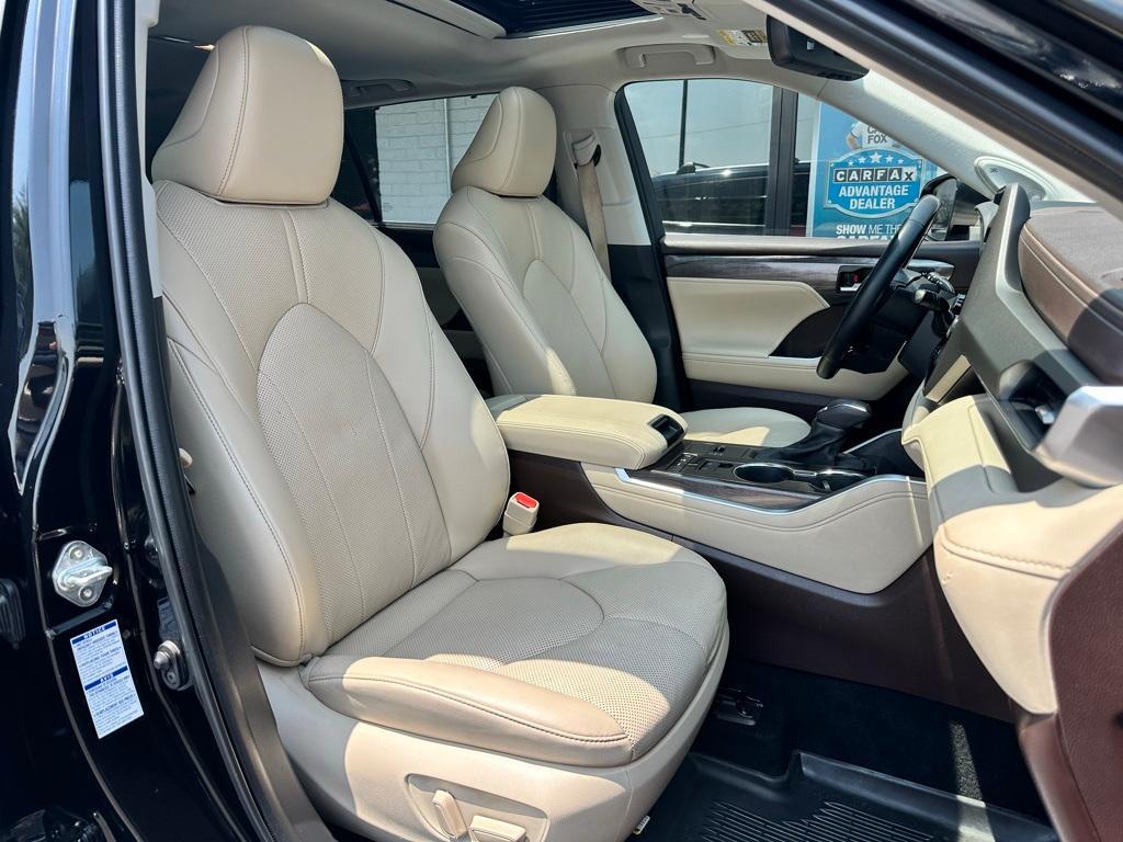 used 2022 Toyota Highlander Hybrid car, priced at $37,984
