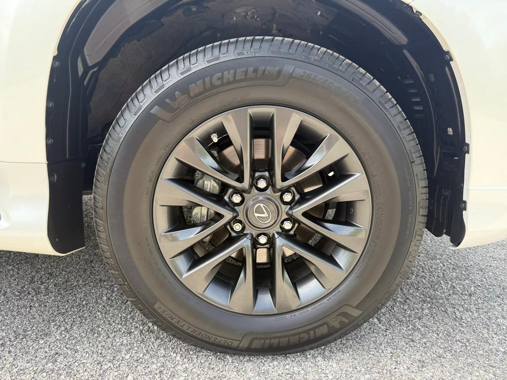 used 2023 Lexus GX 460 car, priced at $61,984