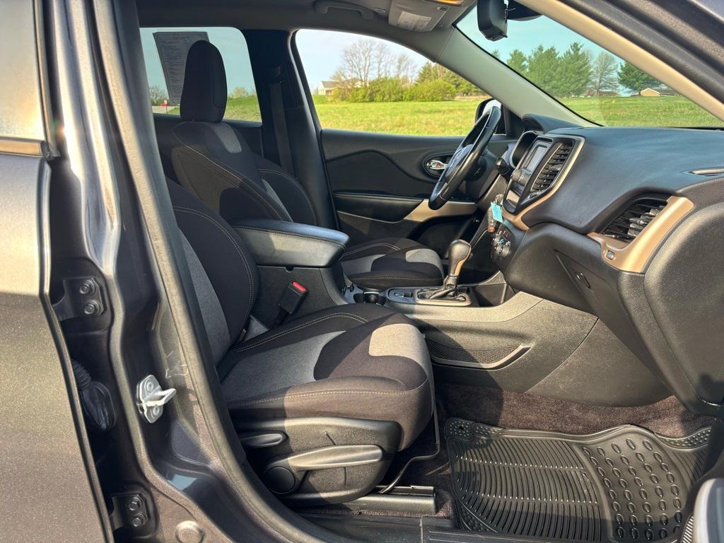 used 2018 Jeep Cherokee car, priced at $13,984