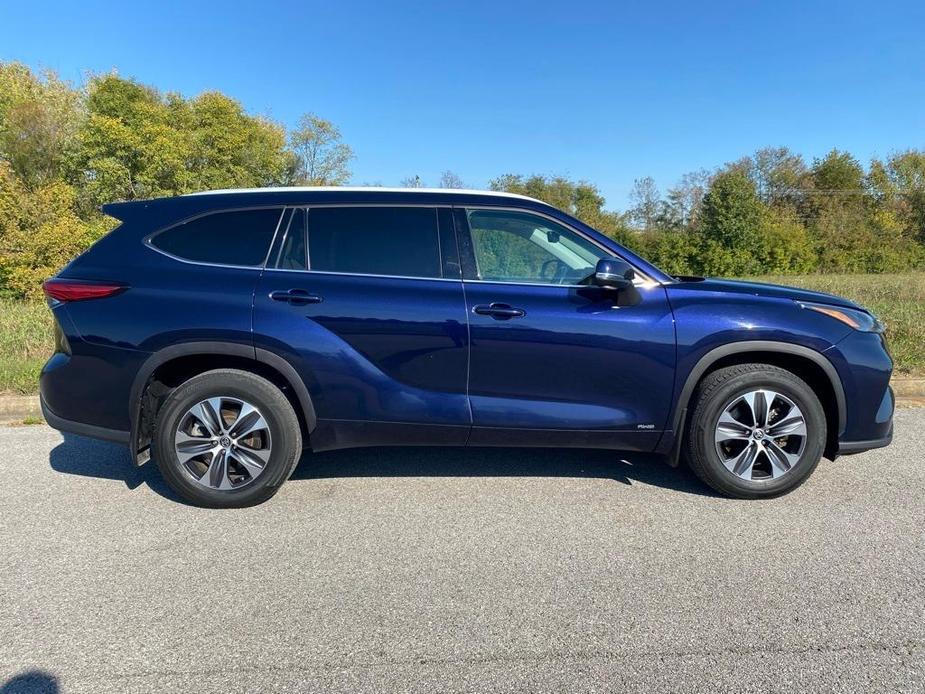 used 2022 Toyota Highlander Hybrid car, priced at $34,711