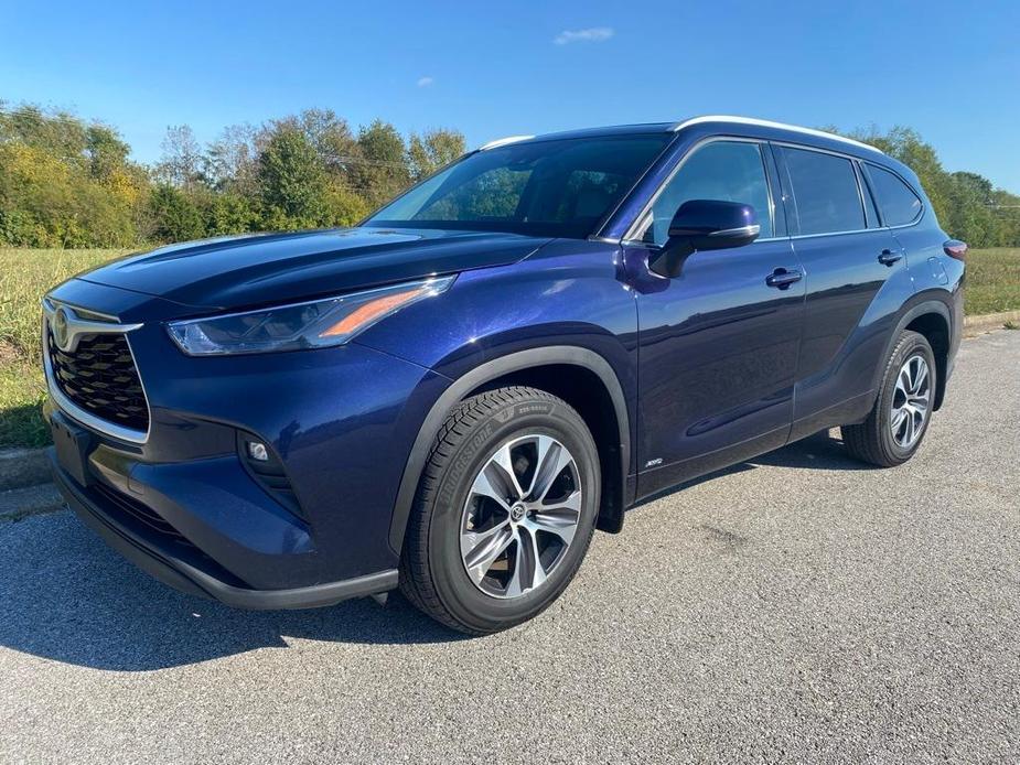 used 2022 Toyota Highlander Hybrid car, priced at $34,711