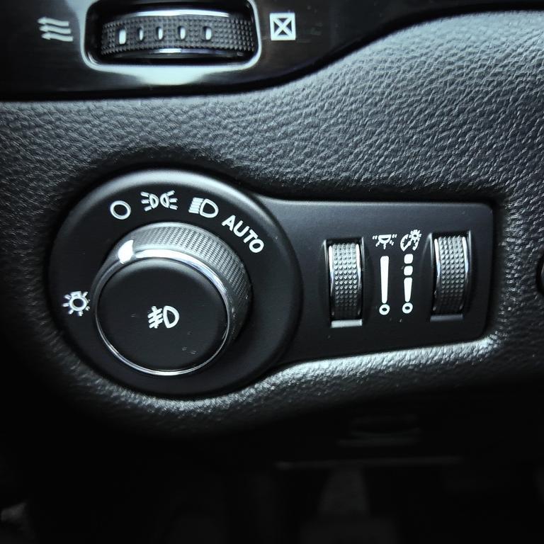 used 2020 Jeep Cherokee car, priced at $17,598