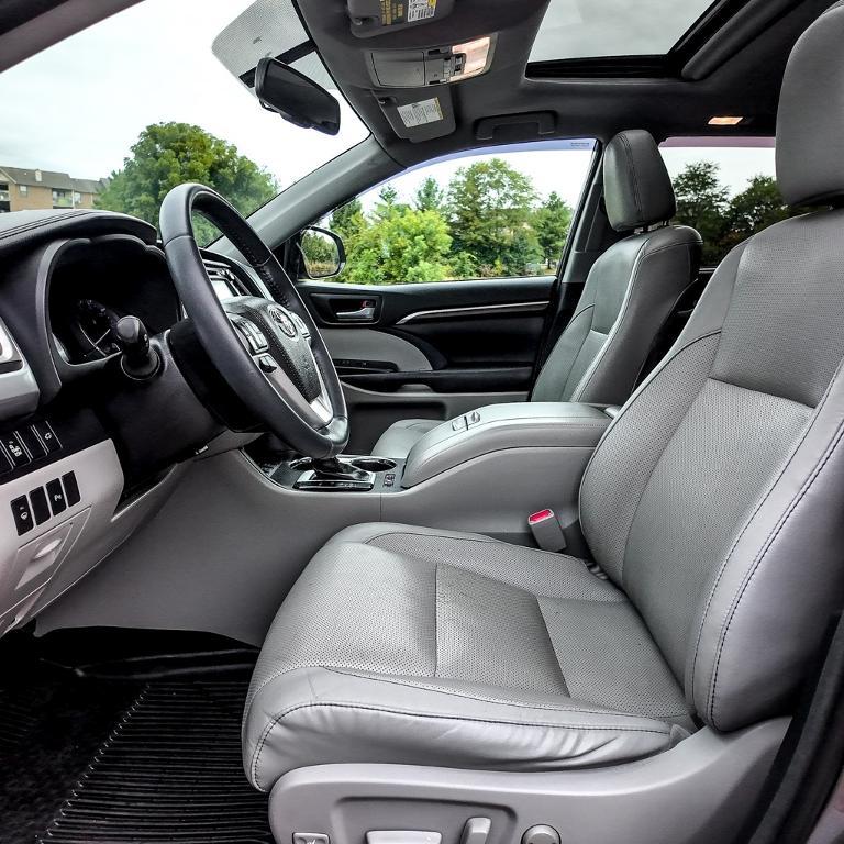 used 2016 Toyota Highlander car, priced at $20,298