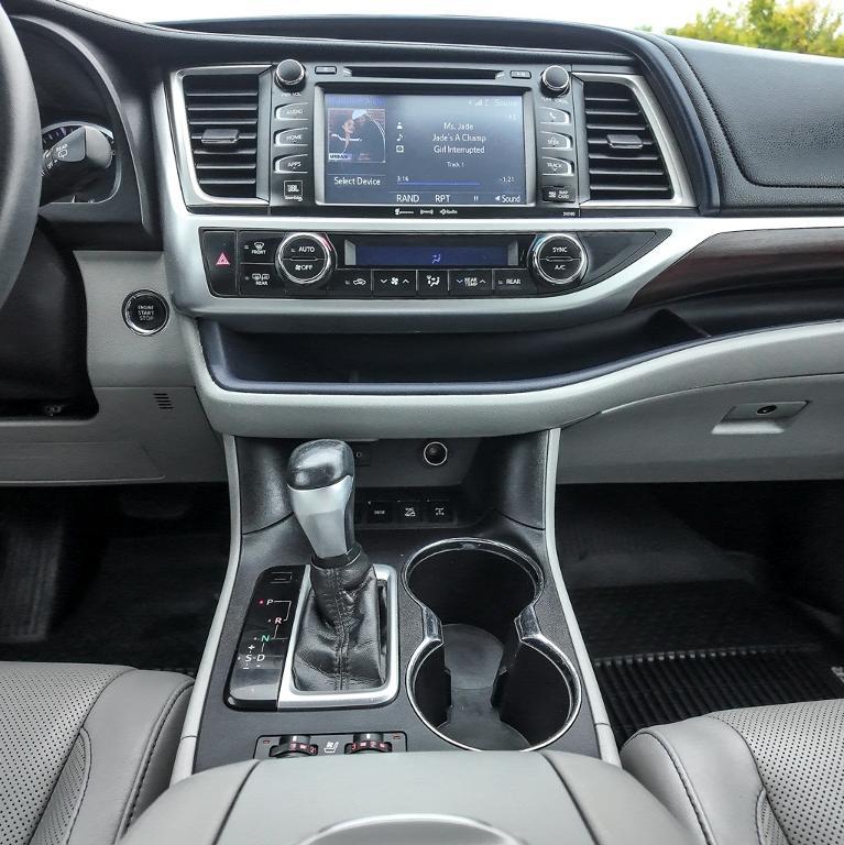 used 2016 Toyota Highlander car, priced at $20,298