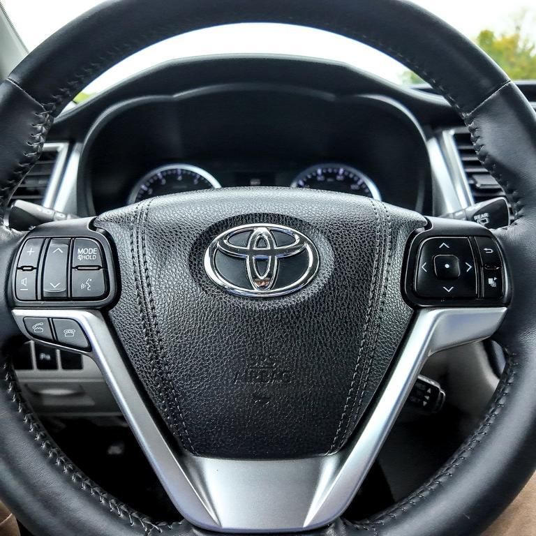 used 2016 Toyota Highlander car, priced at $20,298