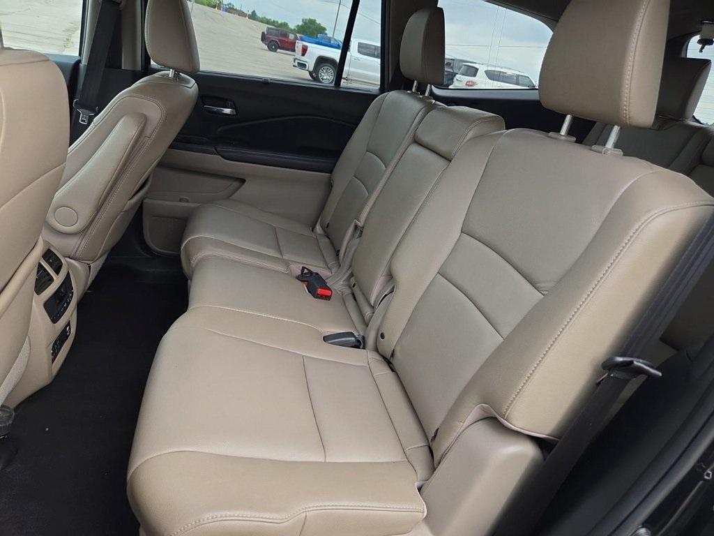 used 2016 Honda Pilot car, priced at $15,984