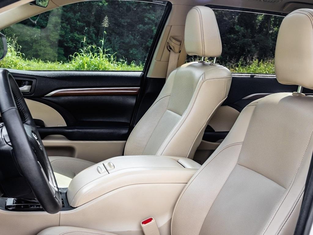 used 2018 Toyota Highlander car, priced at $28,598