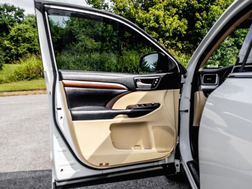 used 2018 Toyota Highlander car, priced at $28,598