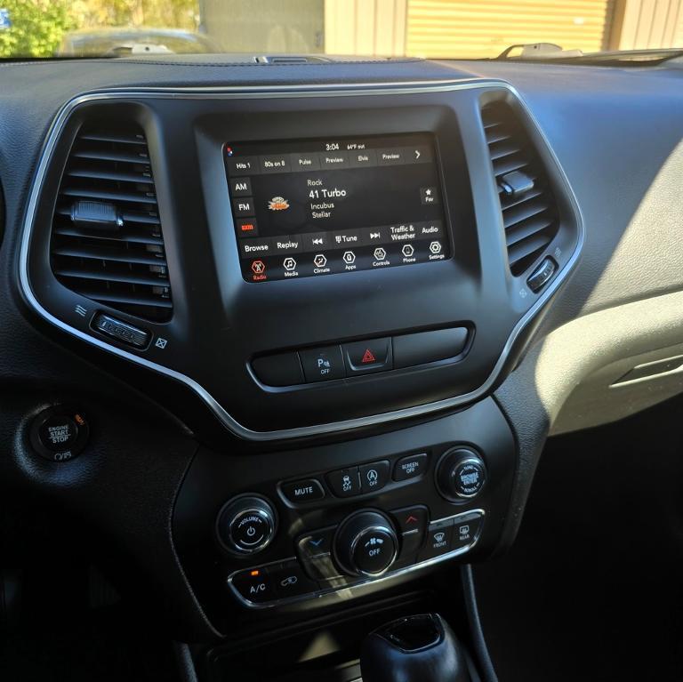used 2019 Jeep Cherokee car, priced at $15,984