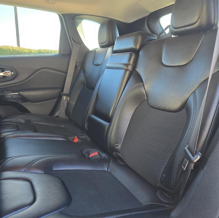 used 2019 Jeep Cherokee car, priced at $15,984