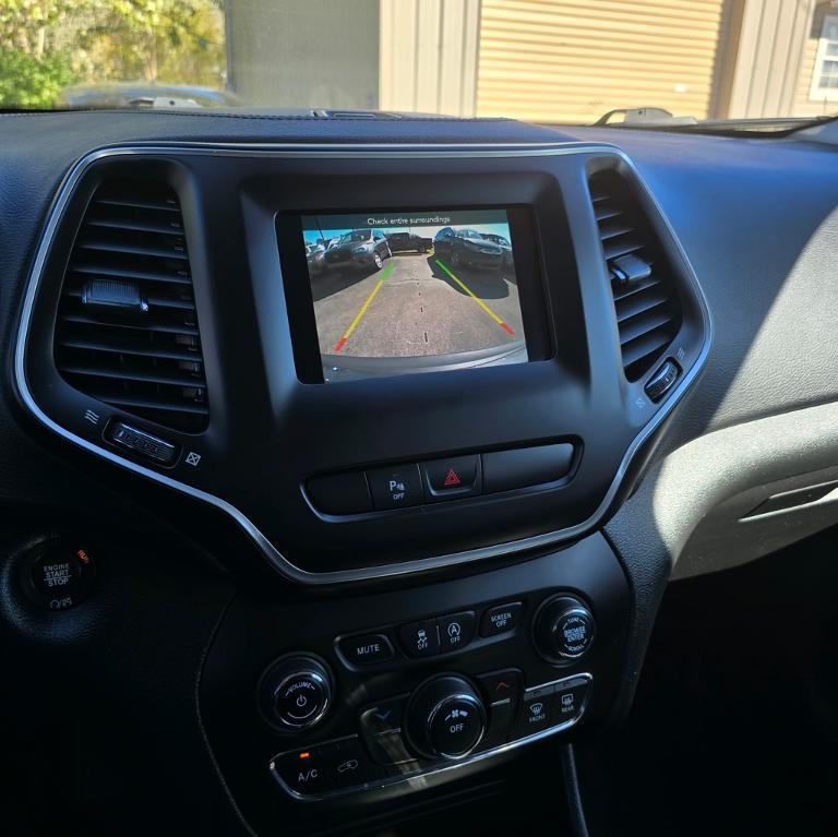 used 2019 Jeep Cherokee car, priced at $15,984