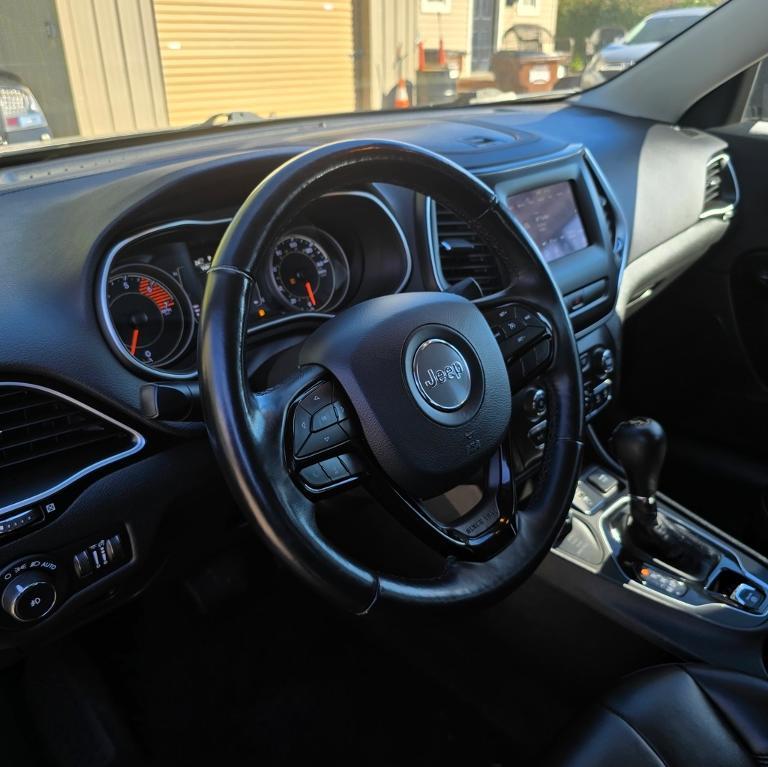 used 2019 Jeep Cherokee car, priced at $15,984