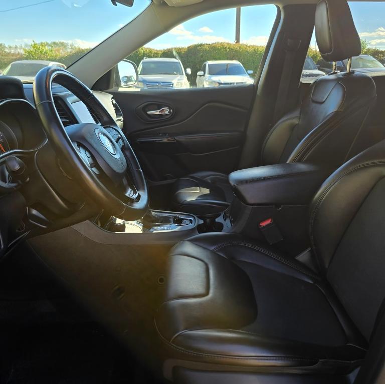 used 2019 Jeep Cherokee car, priced at $15,984