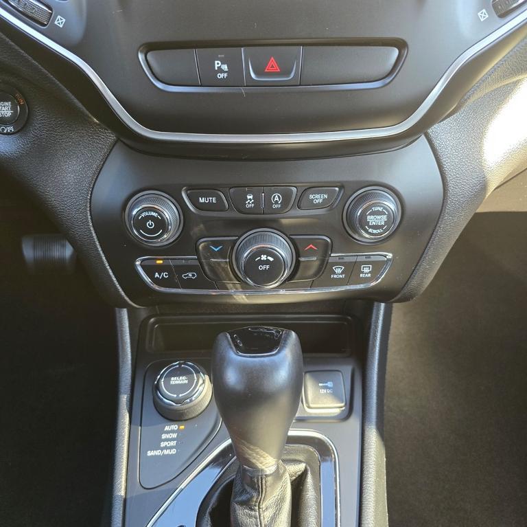 used 2019 Jeep Cherokee car, priced at $15,984