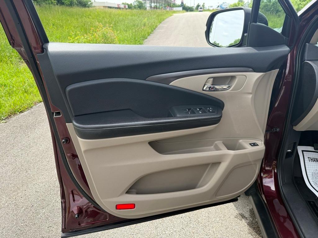 used 2016 Honda Pilot car, priced at $15,989