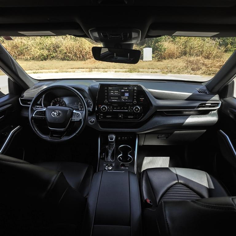 used 2022 Toyota Highlander car, priced at $34,705