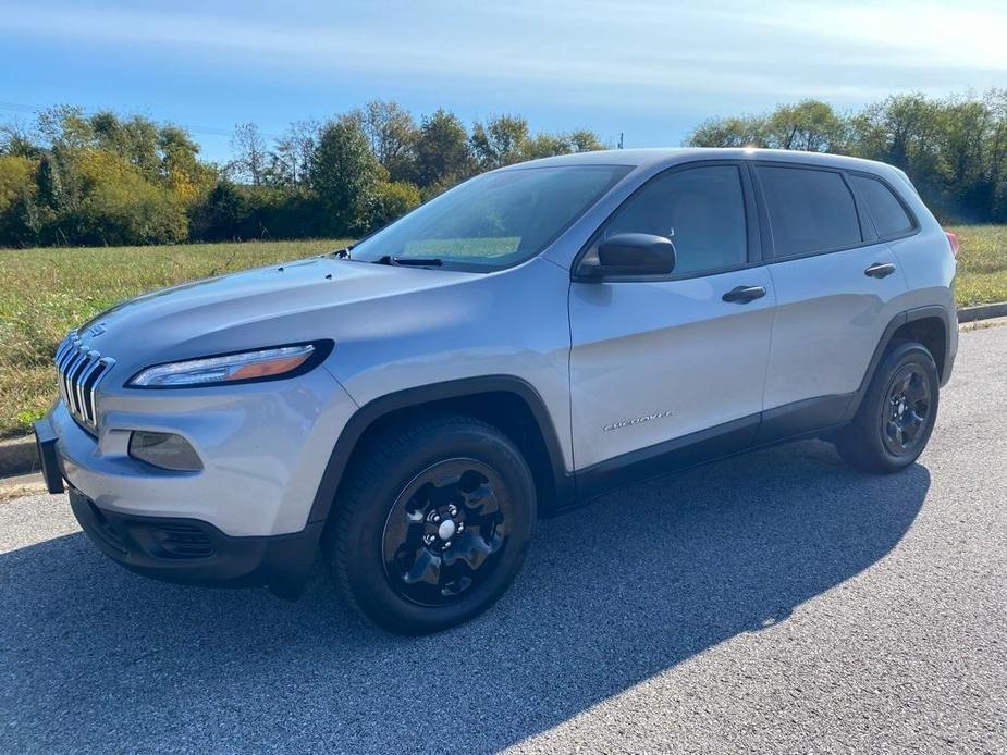 used 2016 Jeep Cherokee car, priced at $13,349