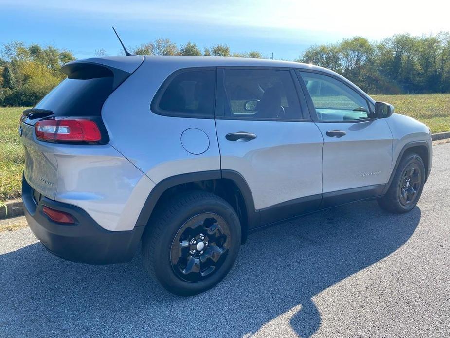 used 2016 Jeep Cherokee car, priced at $13,349