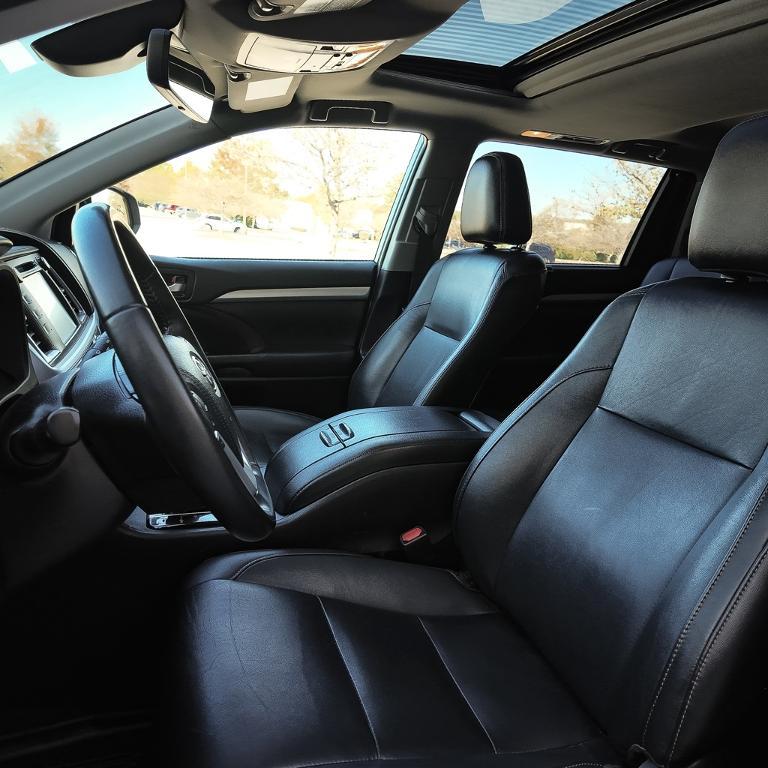 used 2019 Toyota Highlander car, priced at $23,598