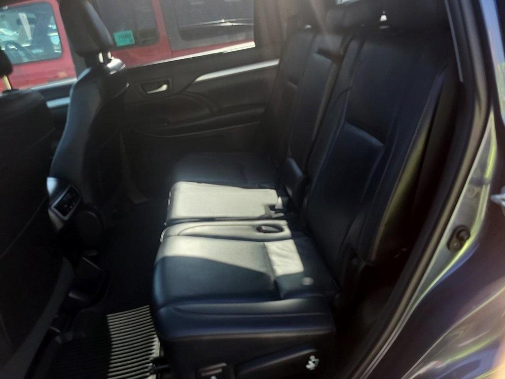 used 2019 Toyota Highlander car, priced at $23,984