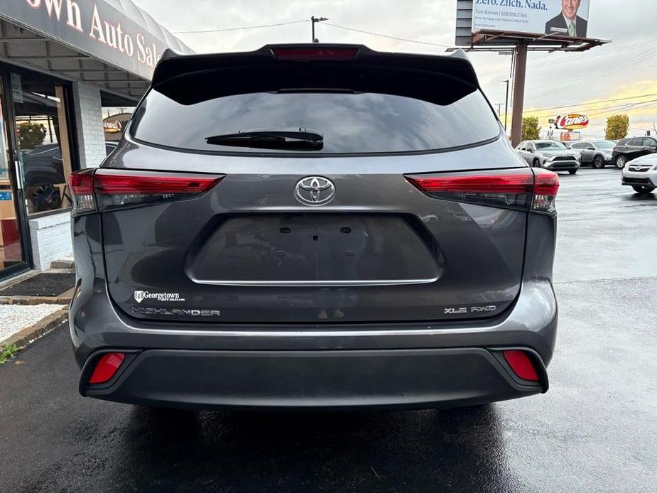 used 2022 Toyota Highlander car, priced at $34,376