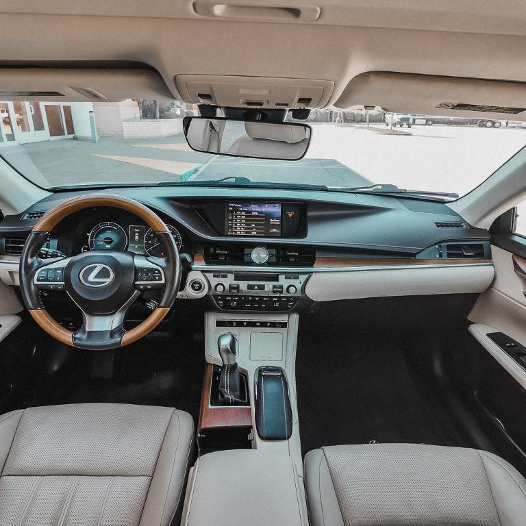 used 2017 Lexus ES 300h car, priced at $20,984